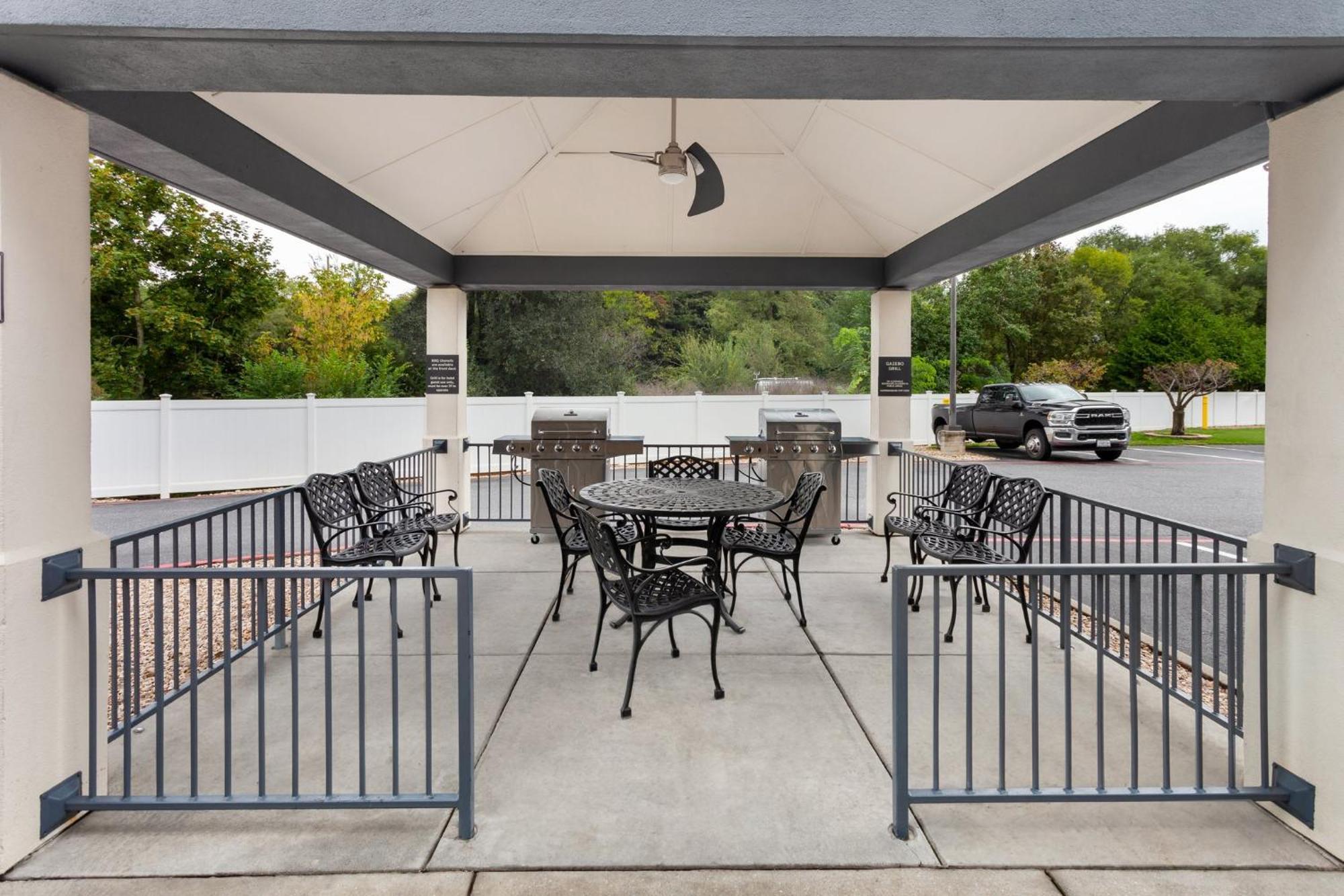 Candlewood Suites Harrisonburg By Ihg Exterior photo